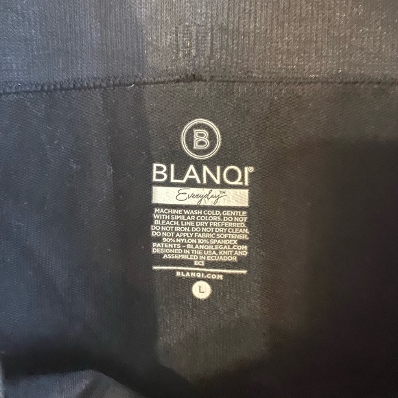 BLANQI black everyday Capri leggings - Picture 4 of 4